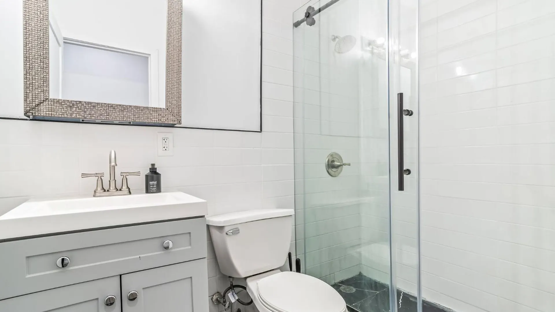 Stylish 2 Bed 1 Bath Stay By The Chrysler Building & Vibrant Murray Hill Nueva York Estados Unidos